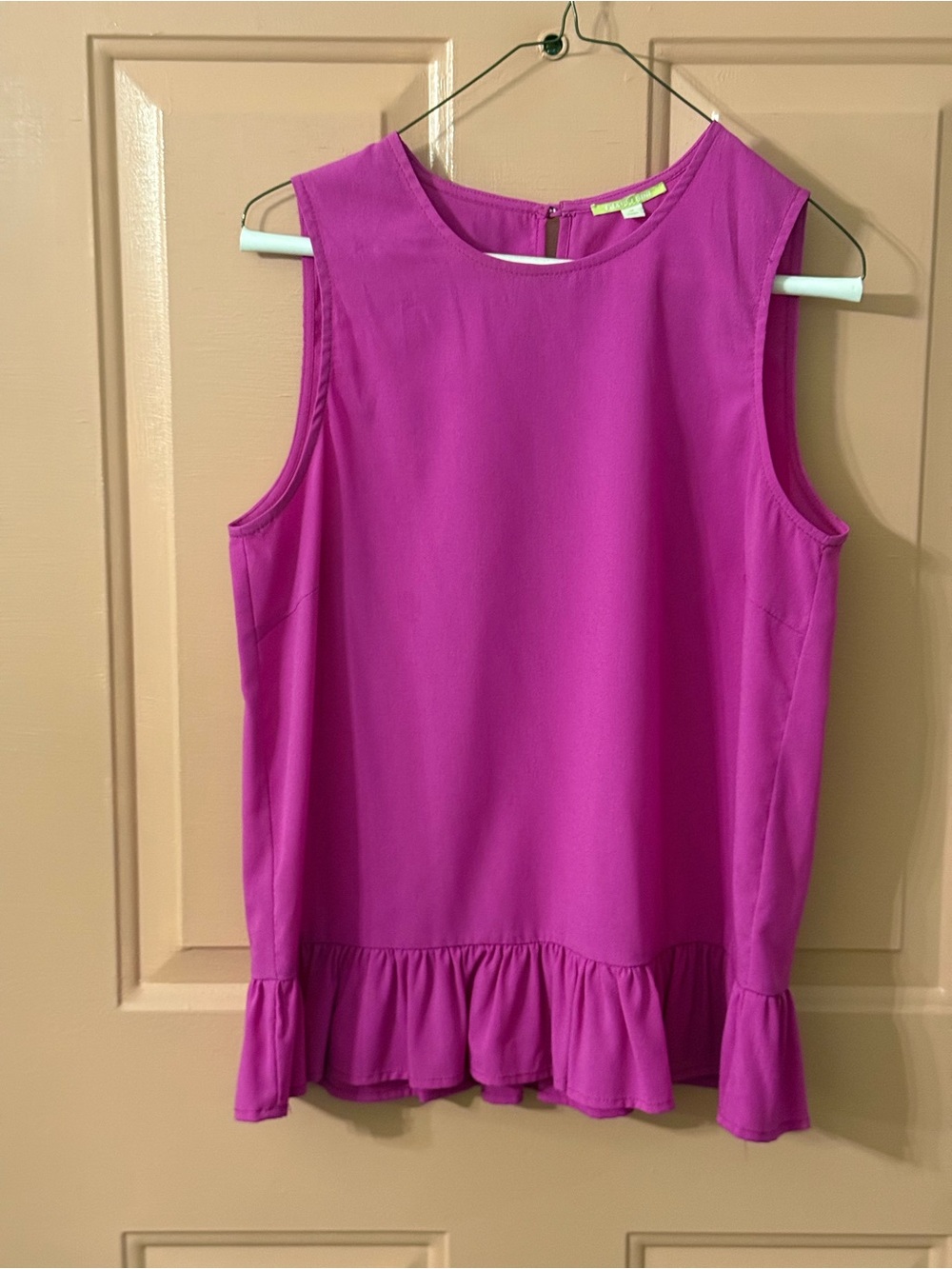 Gianni Bini Ruffle-Hem Top 🩷 Bright Magenta